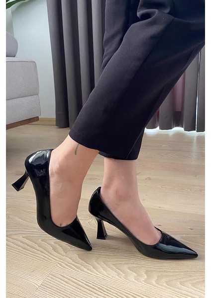 Kadın Siyah Rugan 7 cm Ince Topuklu Stiletto indirimleri
