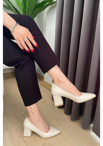 Kadın Krem Cilt 6,5 cm Kalın Topuklu Stiletto indirimleri