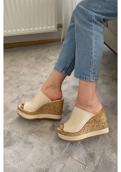 Kadın Bej Cilt 10 cm Dolgulu Mantar Taban Şerit Sargılı Terlik K-500