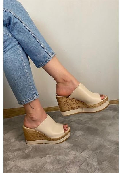 Kadın Bej Cilt 10 cm Dolgulu Mantar Taban Şerit Sargılı Terlik K-500 fırsatları