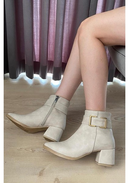 Kadın Krem Zümrüt Kare Toka ( 6 cm ) Topuklu Sivri Burun Bot