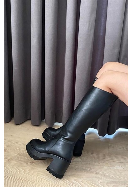 Kadın Siyah Deri 8 cm Topuklu Yandan Fermuarlı Çizme fırsatları