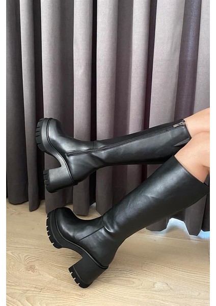 Kadın Siyah Deri 8 cm Topuklu Yandan Fermuarlı Çizme indirimleri