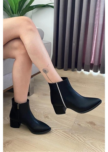 Kadın Siyah Cilt Yandan Taşlı ( 6 cm ) Topuklu Sivri Burun Bot fırsatları