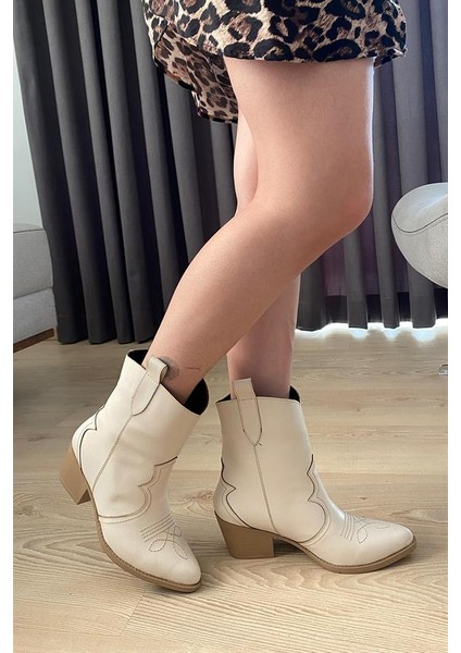 Kadın Krem Cilt Kısa Topuklu Kovboy Bot indirimleri