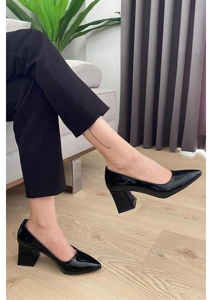 Kadın Siyah Rugan 6,5 cm Kalın Topuklu Stiletto