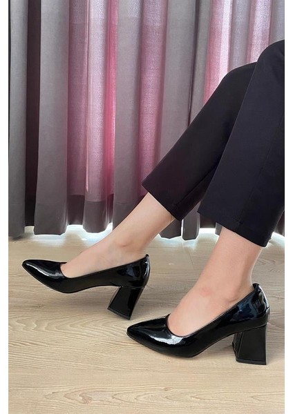 Kadın Siyah Rugan 6,5 cm Kalın Topuklu Stiletto fiyatları