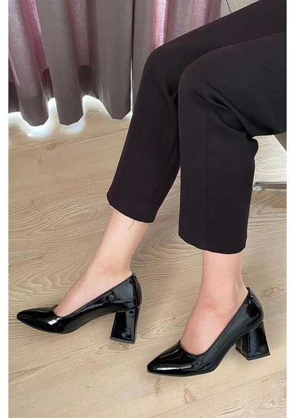 Kadın Siyah Rugan 6,5 cm Kalın Topuklu Stiletto indirimleri