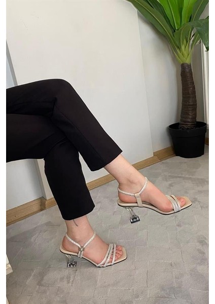 Kadın Krem Rugan Taşlı Bilekten Gecmeli Şeffaf Topuklu Ayakkabı modelleri