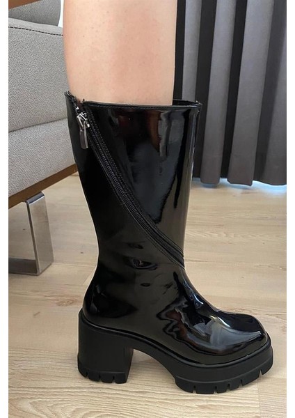 Kadın Siyah Rugan Döner Fermuarlı Çizme modelleri
