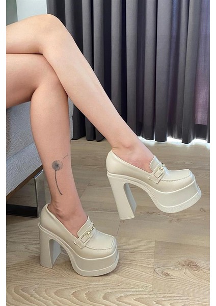 Kadın Krem Cilt Ince Tokalı Lofer Model 12 cm Platform Topuklu Ayakkabı