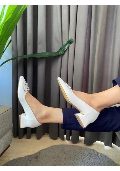 Kadın Beyaz Deri Tokalı Stiletto Alcak Ökçe Abiye Ayakkabı modelleri