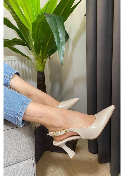 Kadın Krem Rugan Sivri Burun Arkası Acık 8 cm Topuklu Ayakkabı