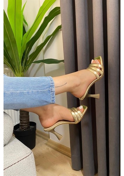 Kadın Altın 9 cm Kadeh Topuklu Terlik fırsatları