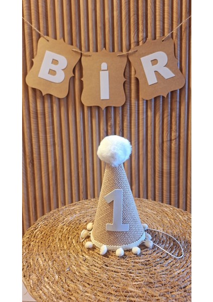 1 Yaş Şapka Jüt Kumaş Krem Ponponlu Şapka Doğum Günü Şapkası Bir Şapka Ponponlu Çuval Kumaşlı fiyatları