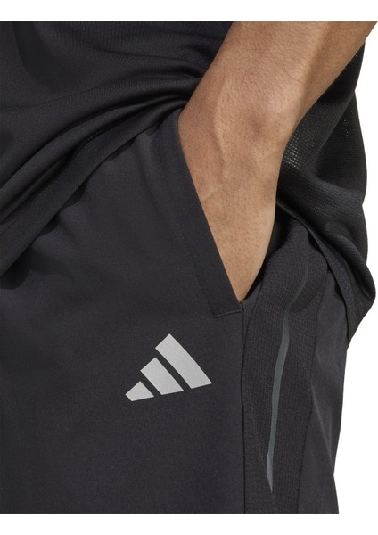 Adi̇das Tech App Gfxsho Erkek Siyah Koşu Şortu fırsatları