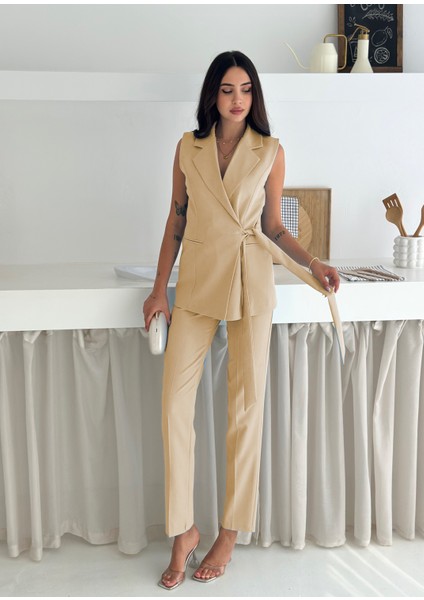 Krem Kuşak Bağlamalı Yelek Kemerli Havuç Pantolon Dokuma Kumaş Ikili Takım