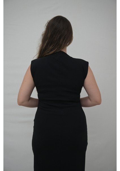 Siyah Düğme Detaylı Elbise modelleri