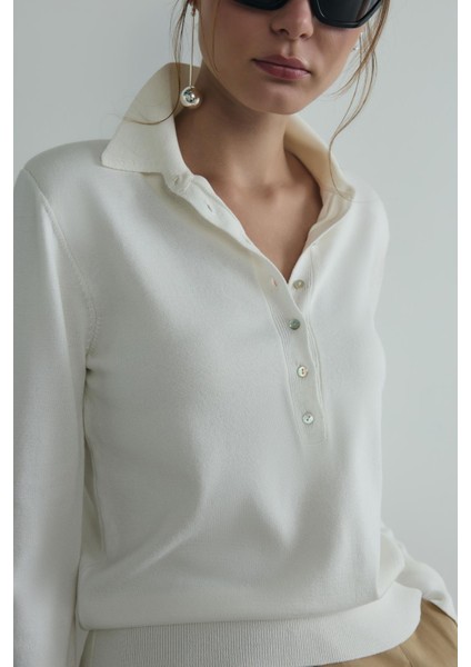 Beyaz Carter Polo Yaka Triko Kazak fırsatları