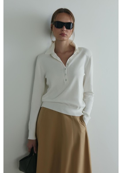 Beyaz Carter Polo Yaka Triko Kazak indirimleri