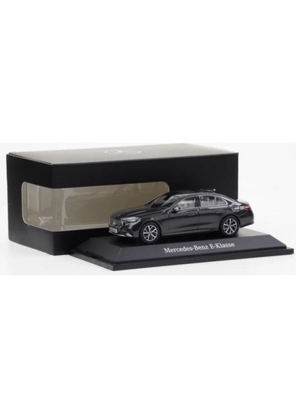 1:43 Mercedes E-200 Class Model Araba