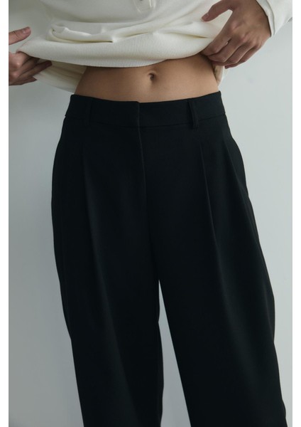 Siyah Lina Pileli Pantolon modelleri