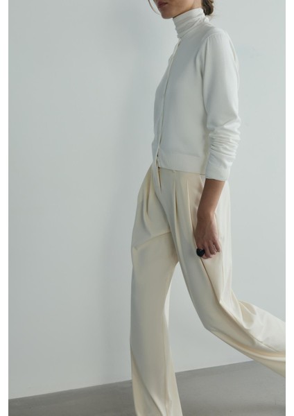 Krem Lina Pileli Pantolon fırsatları