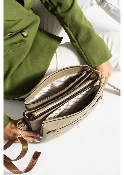 Kadın Postacı Çanta 27*20 cm Çapraz Askılı Omuz Çantası Suni Deri Ayarlanabilir Askı fırsatları