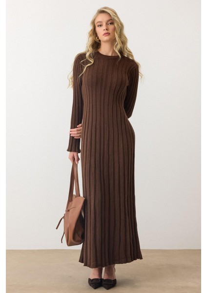 Bisiklet Yaka Kalın Fitilli Uzun Triko Elbise Kahve 9363-E