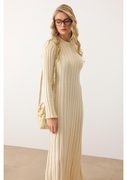 Bisiklet Yaka Kalın Fitilli Uzun Triko Elbise Krem 9363-E fırsatları
