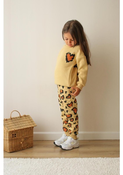 Leopar Kalp Baskılı 3 Iplik Şardonlu Kız Eşofman Alt-Üst Takımı fiyatları