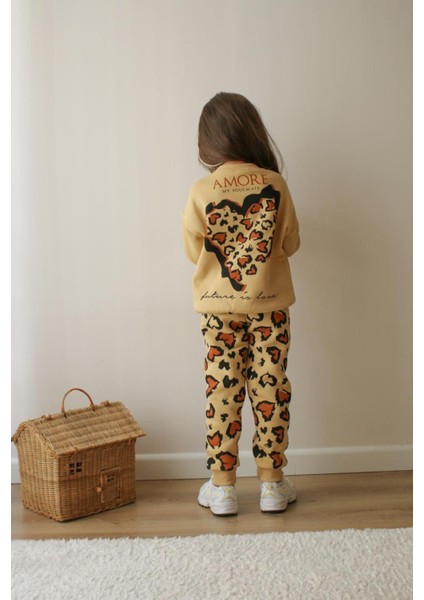 Leopar Kalp Baskılı 3 Iplik Şardonlu Kız Eşofman Alt-Üst Takımı modelleri