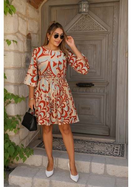Kadın Kısa Balon Kollu Yuvarlak Yakalı Pileli Desenli Mini Elbise