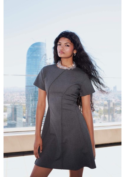 Bisiklet Yaka Kısa Kollu Mini Elbise G0195AX25AU