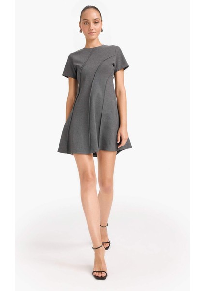 Bisiklet Yaka Kısa Kollu Mini Elbise G0195AX25AU modelleri