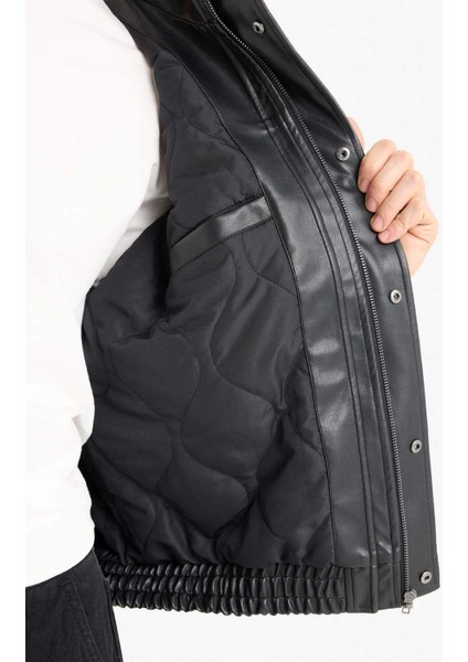 Su İtici Oversize Fit Geniş Kalıp Dik Yaka İç Cepli Çıtçıt Kapamalı Beli Lastikli Deri Ceket Mont D2427AX25AU