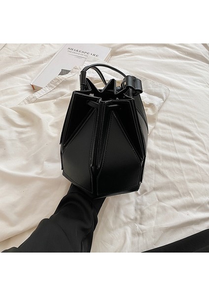 Moda ve Kişiselleştirilmiş Tasarım Katlanır Küçük Çanta Kadın Yeni Çok Yönlü Çapraz Çanta Doku El Kovasız Çanta (Yurt Dışından)