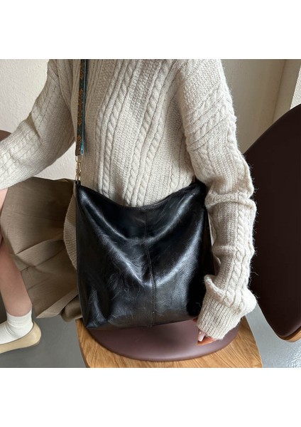 Avrupa ve Amerikan Yeni Moda Taşınabilir Tek Omuz Çapraz Gövde Büyük Kapasiteli Kova Çanta Katı Renkli Pu Moda Tek Omuz Kadın Çanta Stok Modeli-Alibaba (Yurt Dışından)