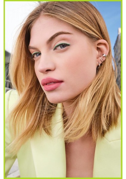 Superstay Hibrit Pudra Fondöten 03 – Kusursuz Mat Görünüm, Suya ve Tere Dayanıklı, 24 Saat Kalıcı Vegan Formül