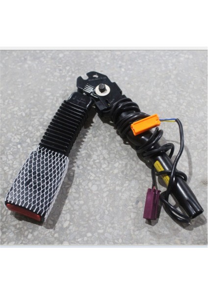 Focus Mk2 Ön Sağ Emniyet Kemeri Tokası Soketi Lhd 1713777 (Yurt Dışından)