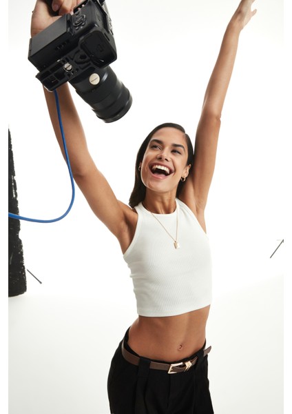 Halter Yaka Crop Bluz Ekru