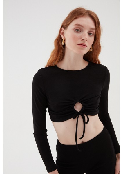 Büzgü Detaylı Crop Bluz Siyah fırsatları