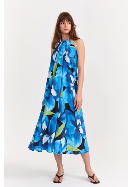 Boyundan Bağlamalı Desenli Uzun Elbise Mavi