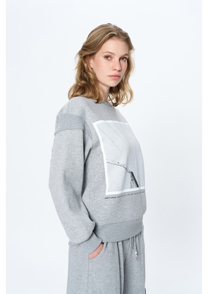 Sırtı Fermuar Detaylı Baskılı Sweatshirt Gri fırsatları