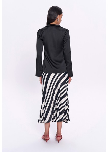 Bağlama Detaylı Dekolteli Saten Bluz Siyah indirimleri