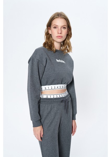 Beli Sayı Detaylı Crop Sweatshirt Antrasit fırsatları