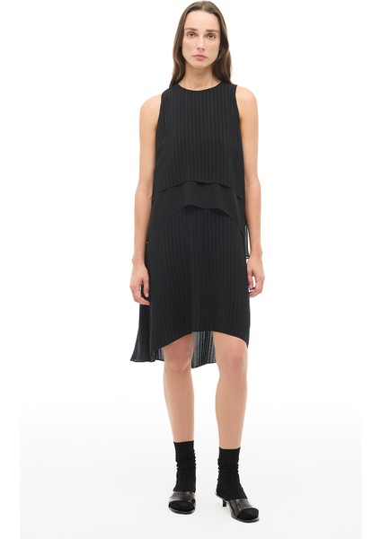 Siyah Bisiklet Yaka Diz Üstü Elbise