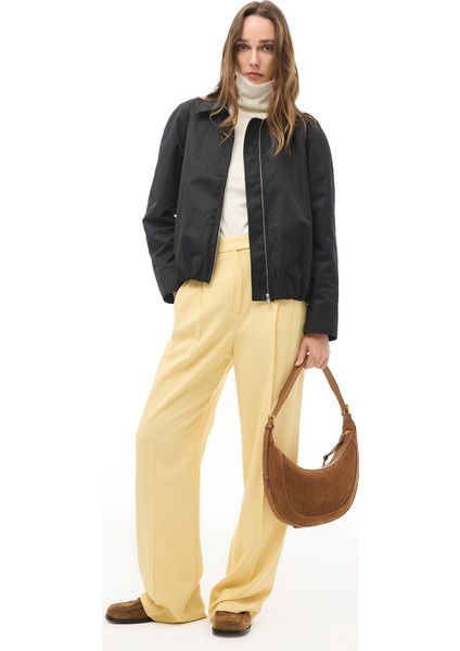 Siyah Gömlek Yaka Crop Mont