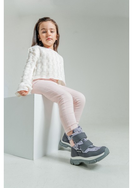 Kız Çocuk Gri Su Geçirmez Anatomik Günlük Bot