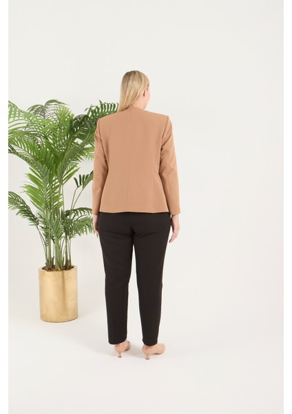 Kadın Büyük Beden V Yaka Tek Düğmeli Ceket